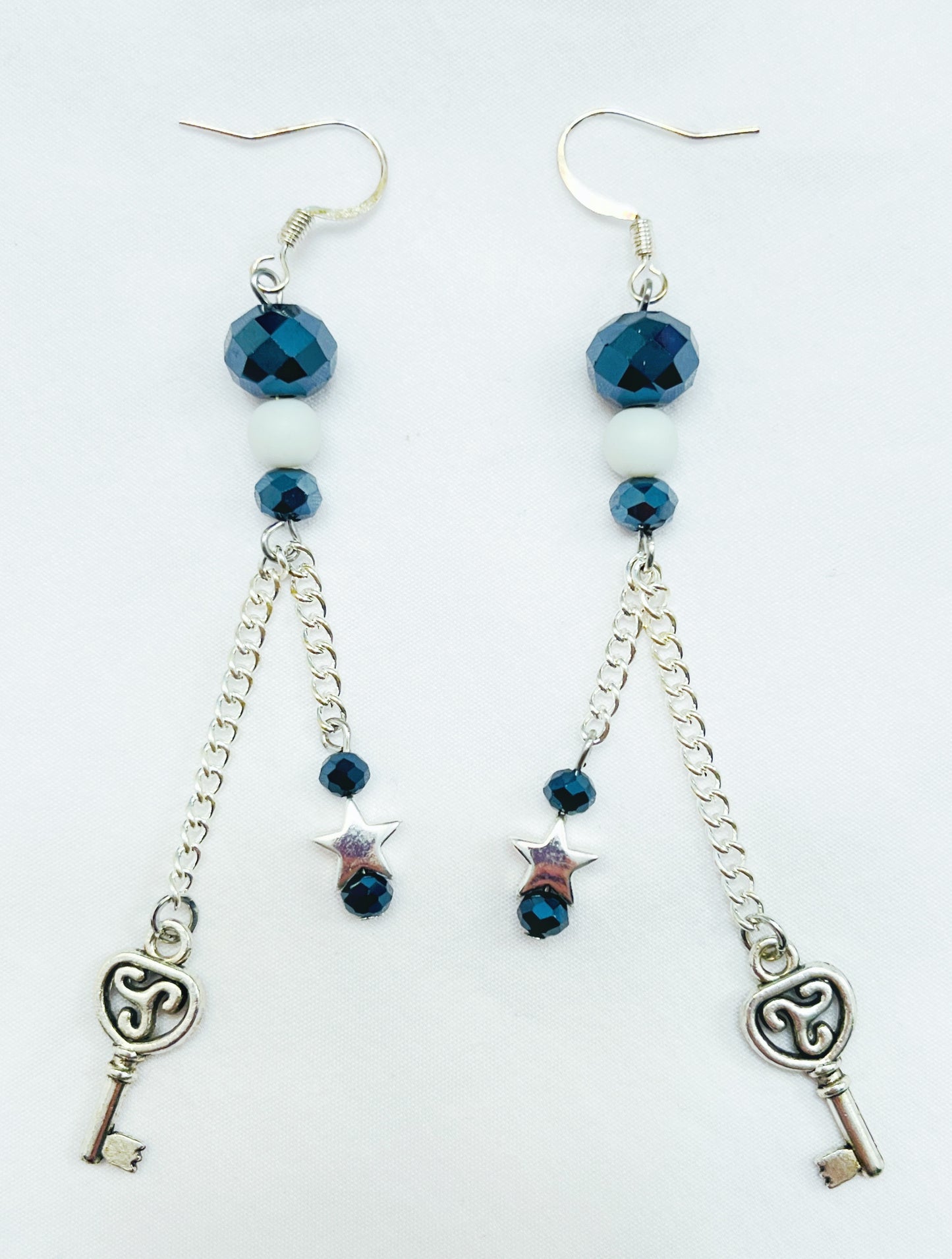 Silvery Stars and Keys (A)